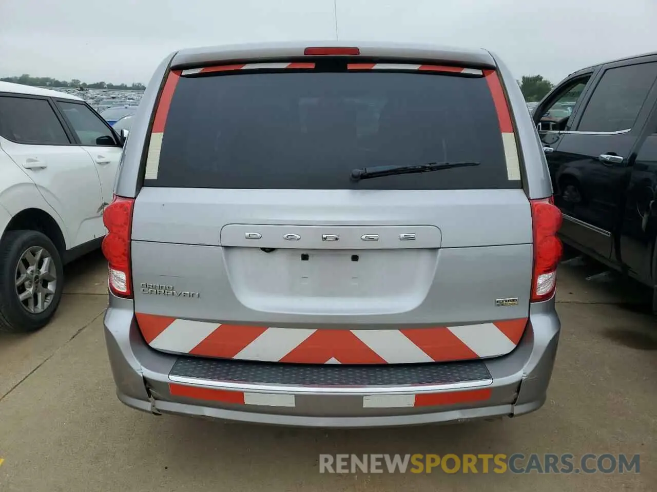 6 Photograph of a damaged car 2C4RDGBG4KR805250 DODGE CARAVAN 2019