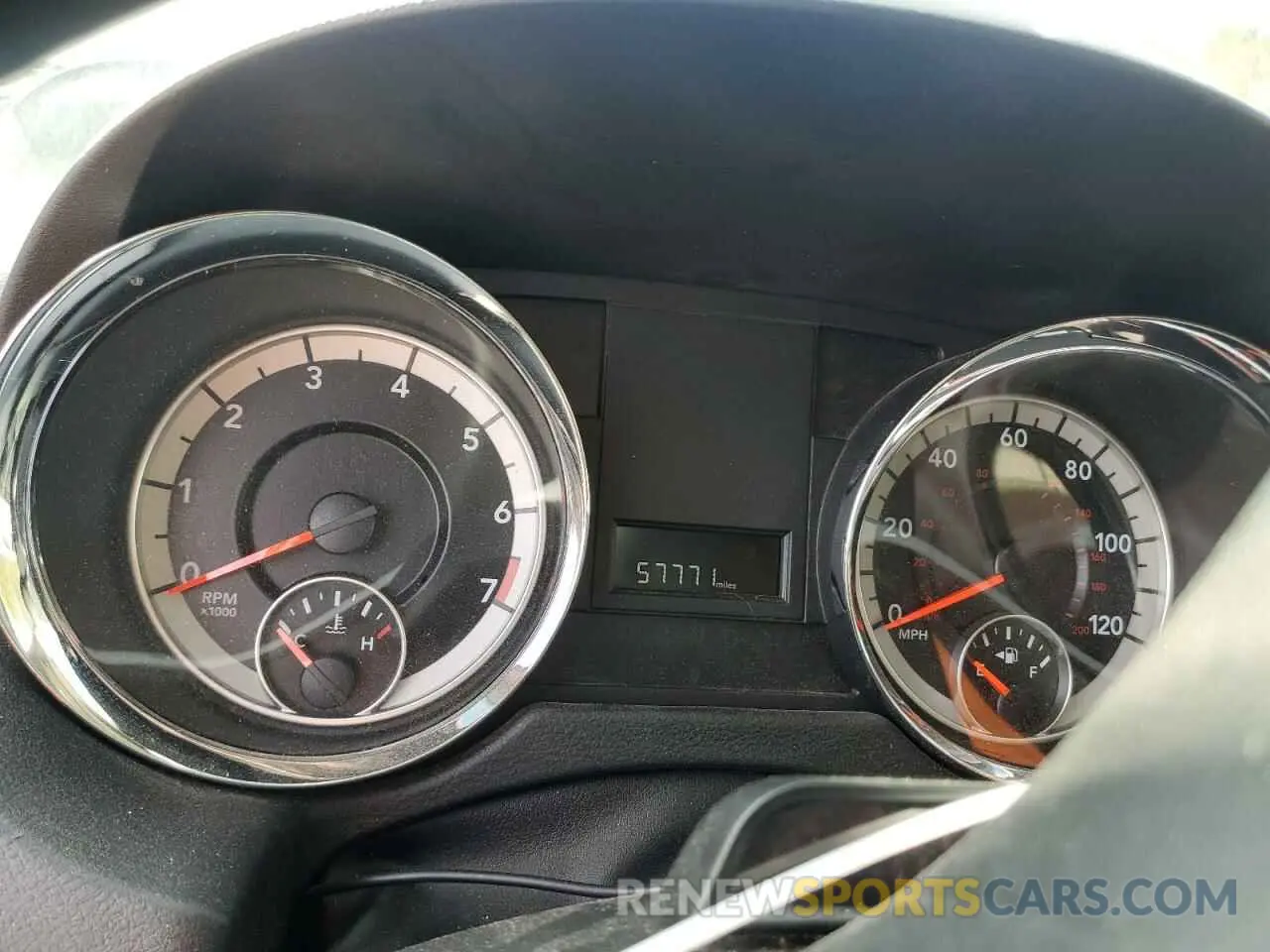 9 Photograph of a damaged car 2C4RDGBG5KR500257 DODGE CARAVAN 2019