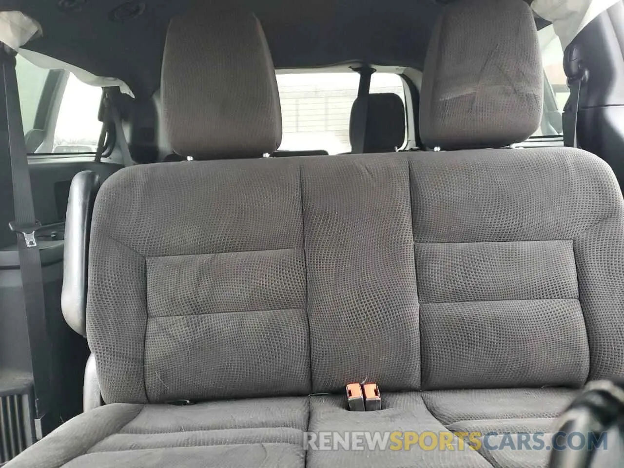 10 Photograph of a damaged car 2C4RDGBG5KR540760 DODGE CARAVAN 2019