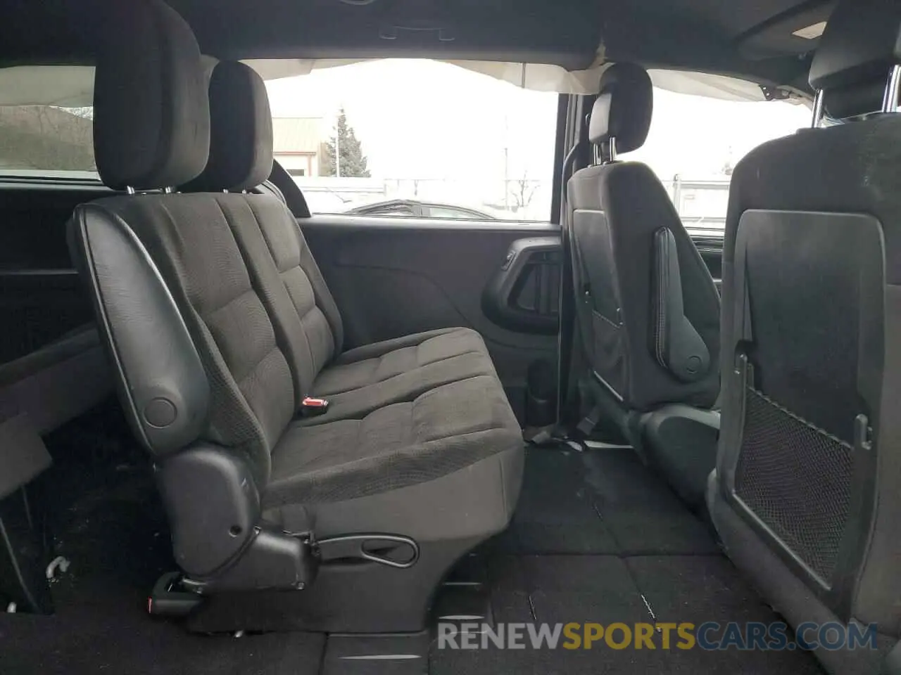 11 Photograph of a damaged car 2C4RDGBG5KR540760 DODGE CARAVAN 2019