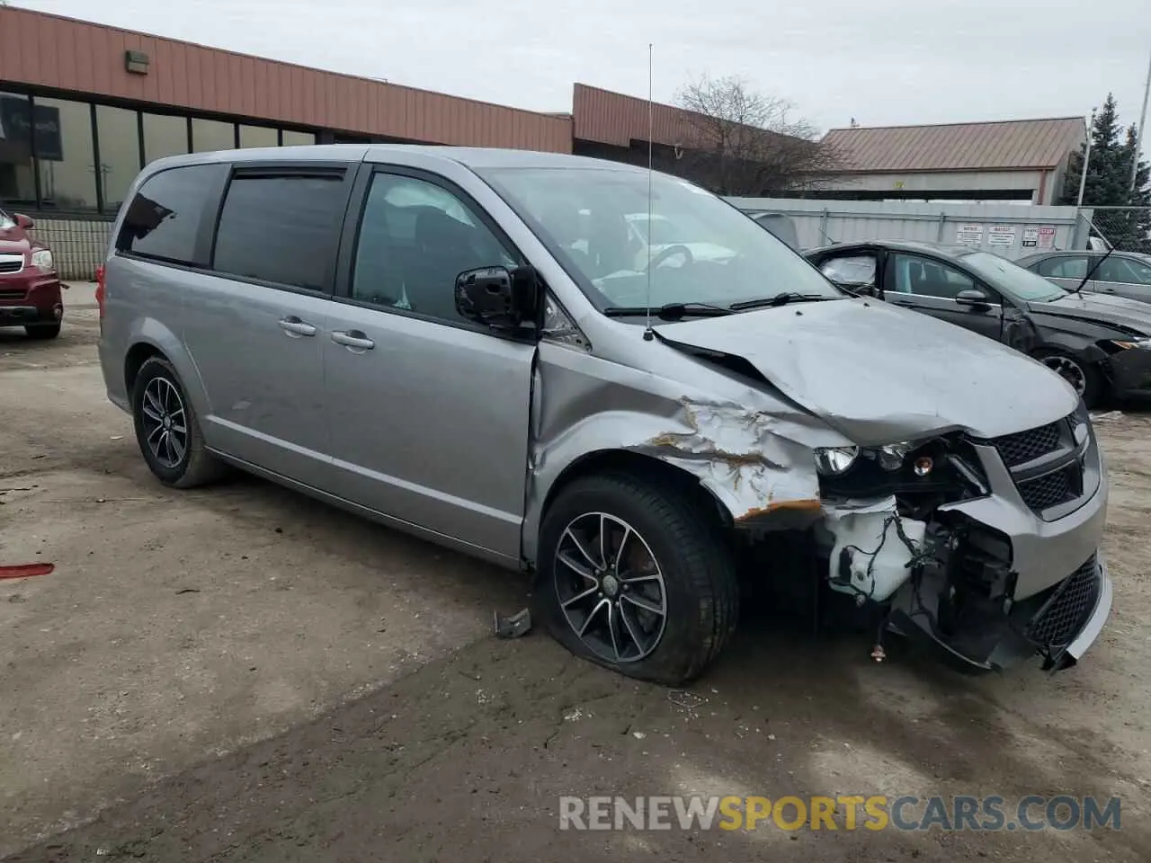 4 Photograph of a damaged car 2C4RDGBG5KR540760 DODGE CARAVAN 2019