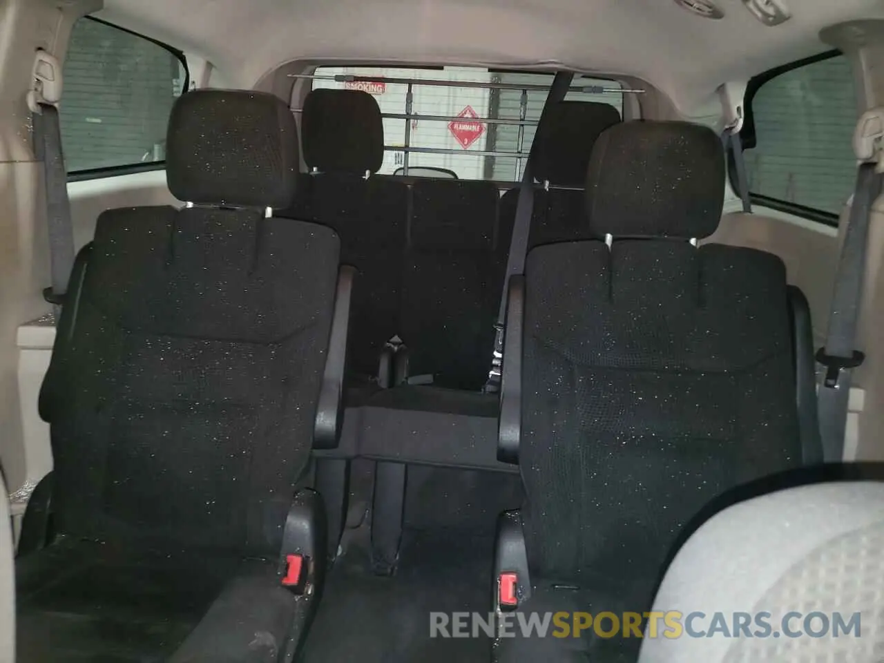 10 Photograph of a damaged car 2C4RDGBG5KR580353 DODGE CARAVAN 2019