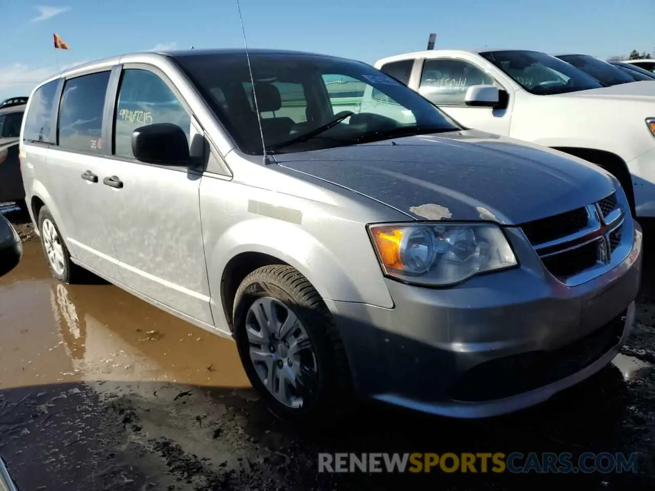 4 Photograph of a damaged car 2C4RDGBG5KR580353 DODGE CARAVAN 2019