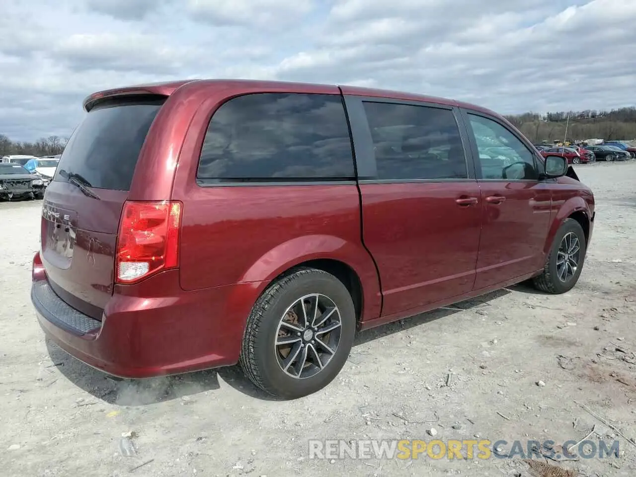 3 Photograph of a damaged car 2C4RDGBG5KR624495 DODGE CARAVAN 2019