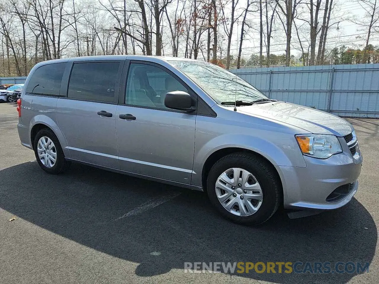 4 Photograph of a damaged car 2C4RDGBG5KR637117 DODGE CARAVAN 2019