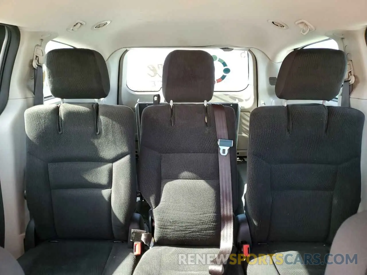 10 Photograph of a damaged car 2C4RDGBG5KR780391 DODGE CARAVAN 2019