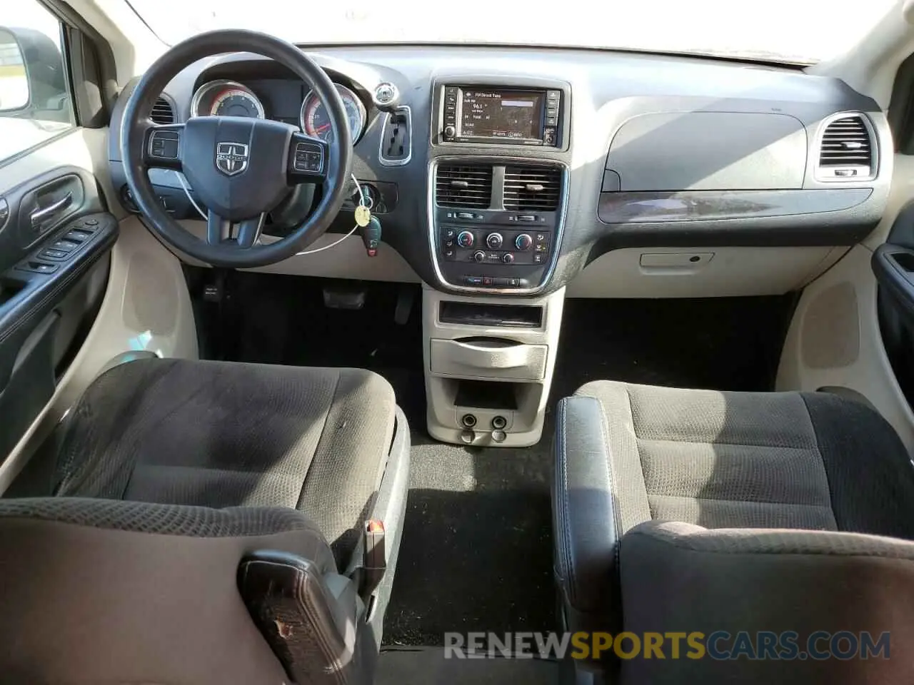 8 Photograph of a damaged car 2C4RDGBG5KR780391 DODGE CARAVAN 2019