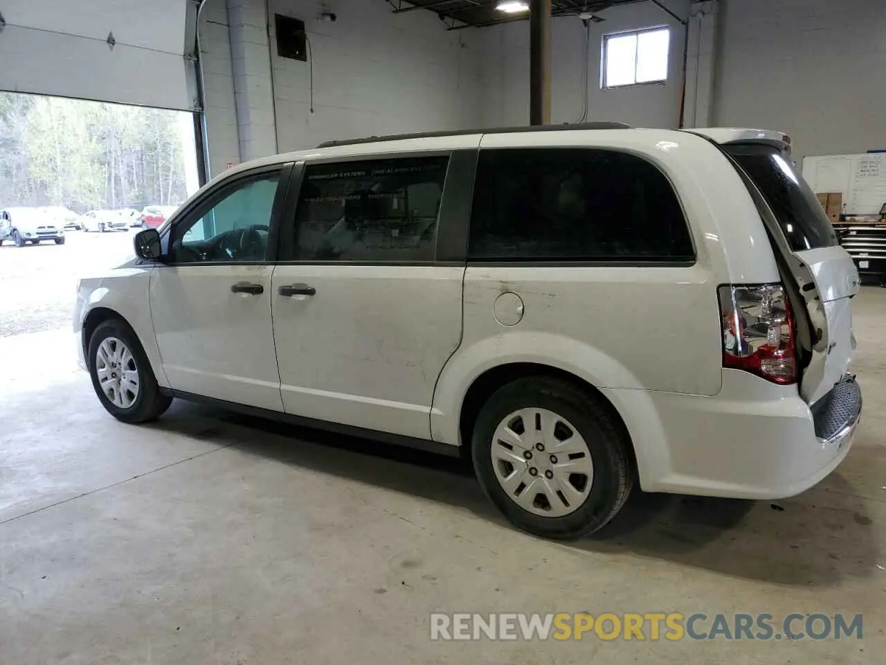 2 Photograph of a damaged car 2C4RDGBG5KR784652 DODGE CARAVAN 2019