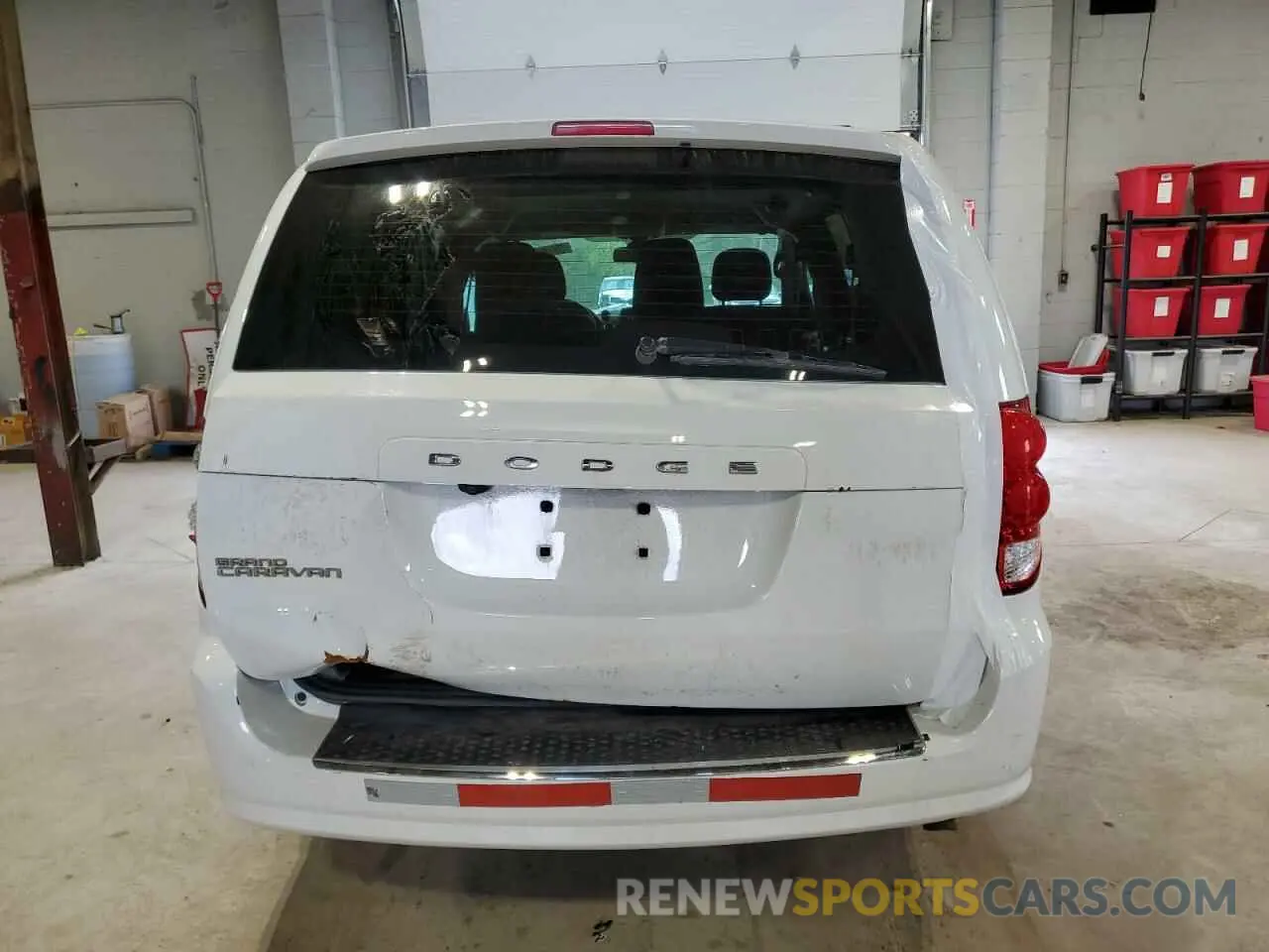 6 Photograph of a damaged car 2C4RDGBG5KR784652 DODGE CARAVAN 2019