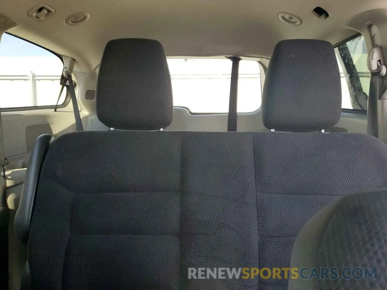 10 Photograph of a damaged car 2C4RDGBG5KR797207 DODGE CARAVAN 2019