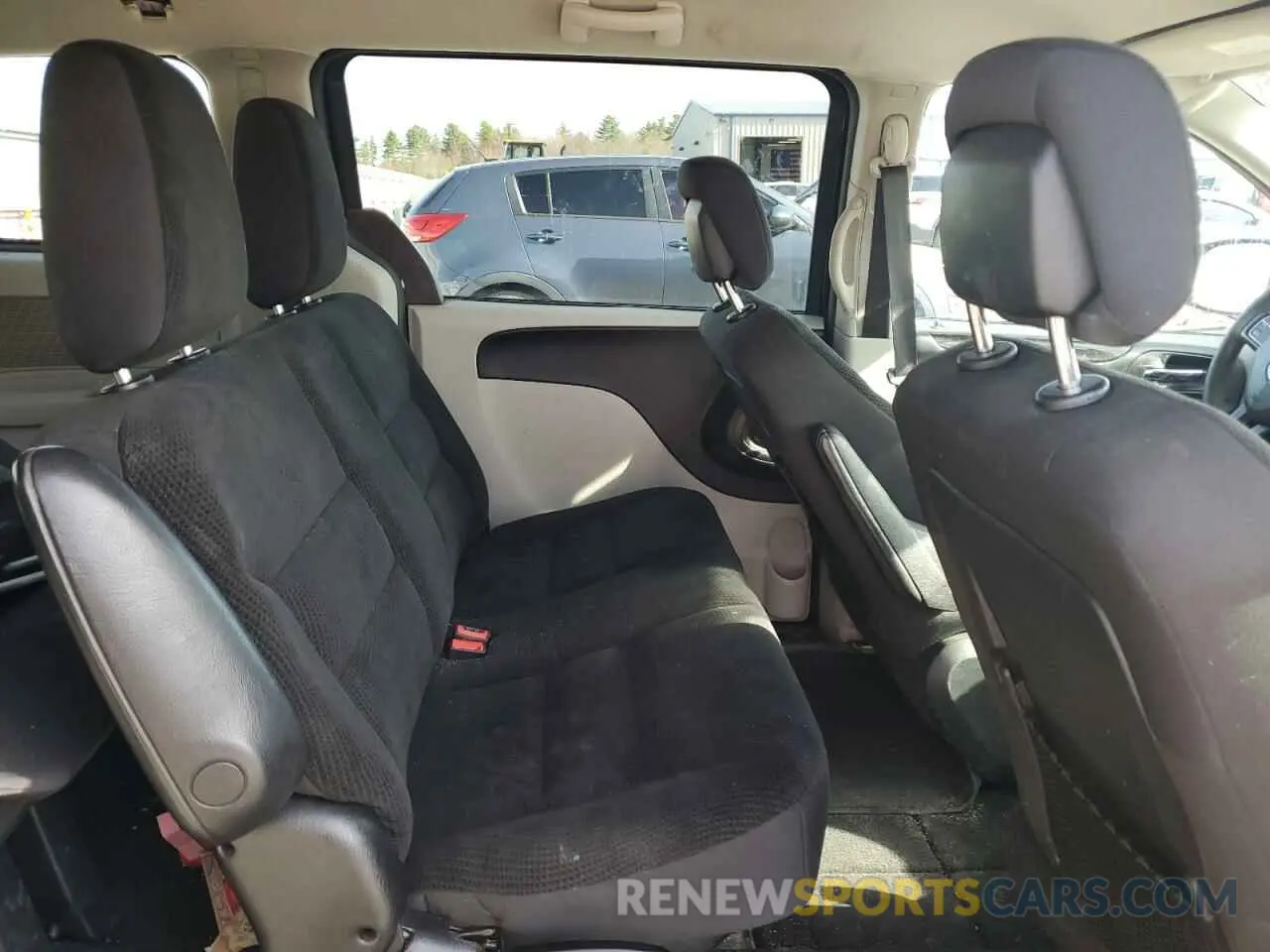 11 Photograph of a damaged car 2C4RDGBG5KR797207 DODGE CARAVAN 2019