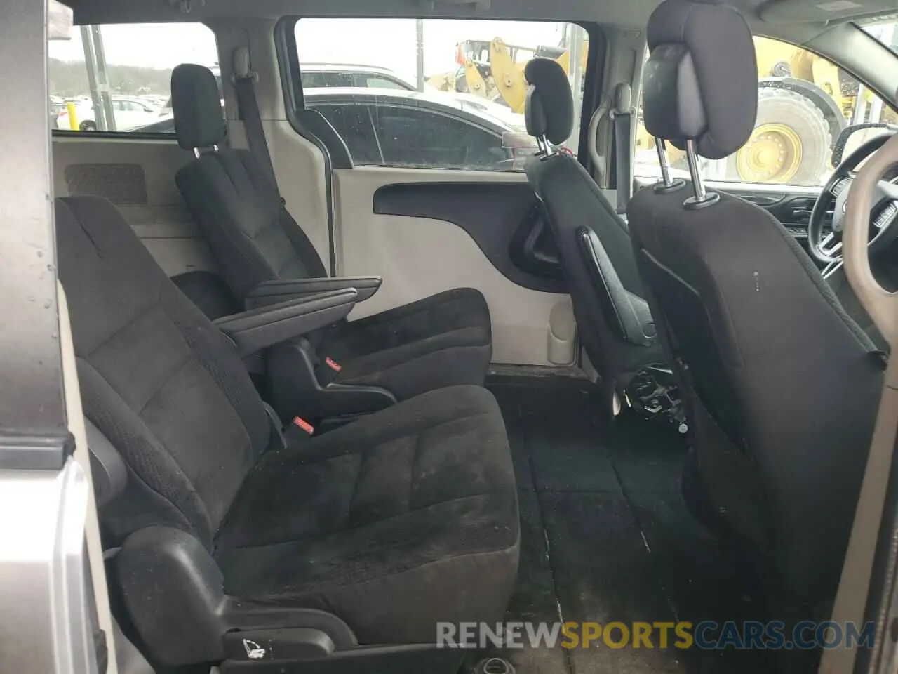 11 Photograph of a damaged car 2C4RDGBG5KR798681 DODGE CARAVAN 2019