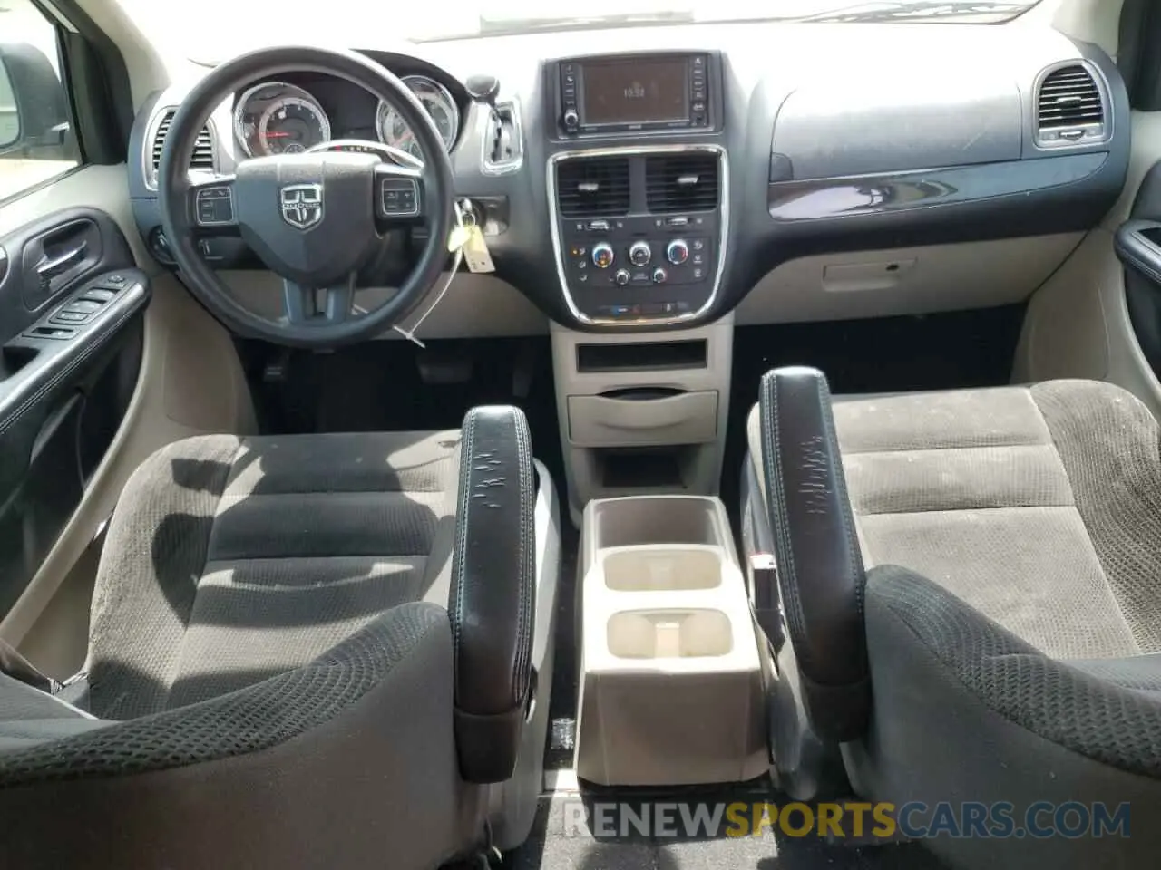 8 Photograph of a damaged car 2C4RDGBG5LR183985 DODGE CARAVAN 2019