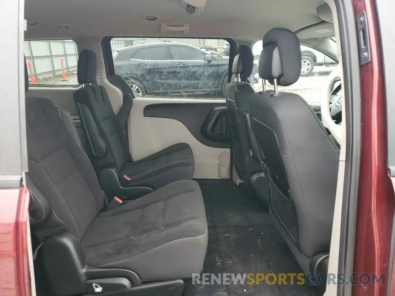 11 Photograph of a damaged car 2C4RDGBG6KR501692 DODGE CARAVAN 2019