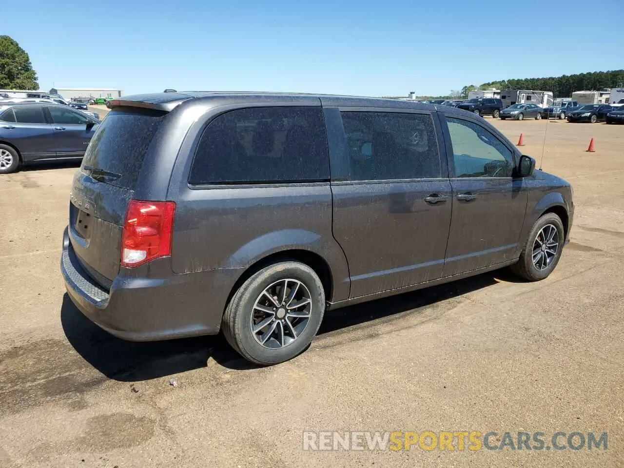 3 Photograph of a damaged car 2C4RDGBG6KR502681 DODGE CARAVAN 2019