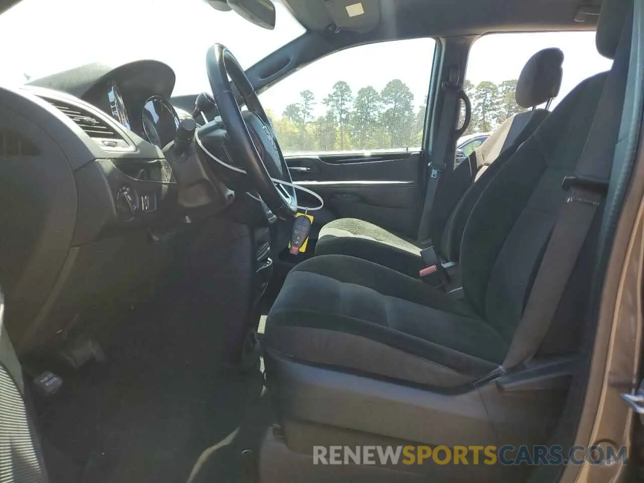7 Photograph of a damaged car 2C4RDGBG6KR502681 DODGE CARAVAN 2019