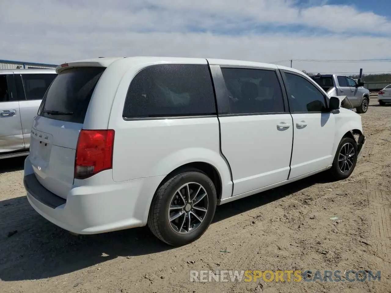 3 Photograph of a damaged car 2C4RDGBG6KR503524 DODGE CARAVAN 2019