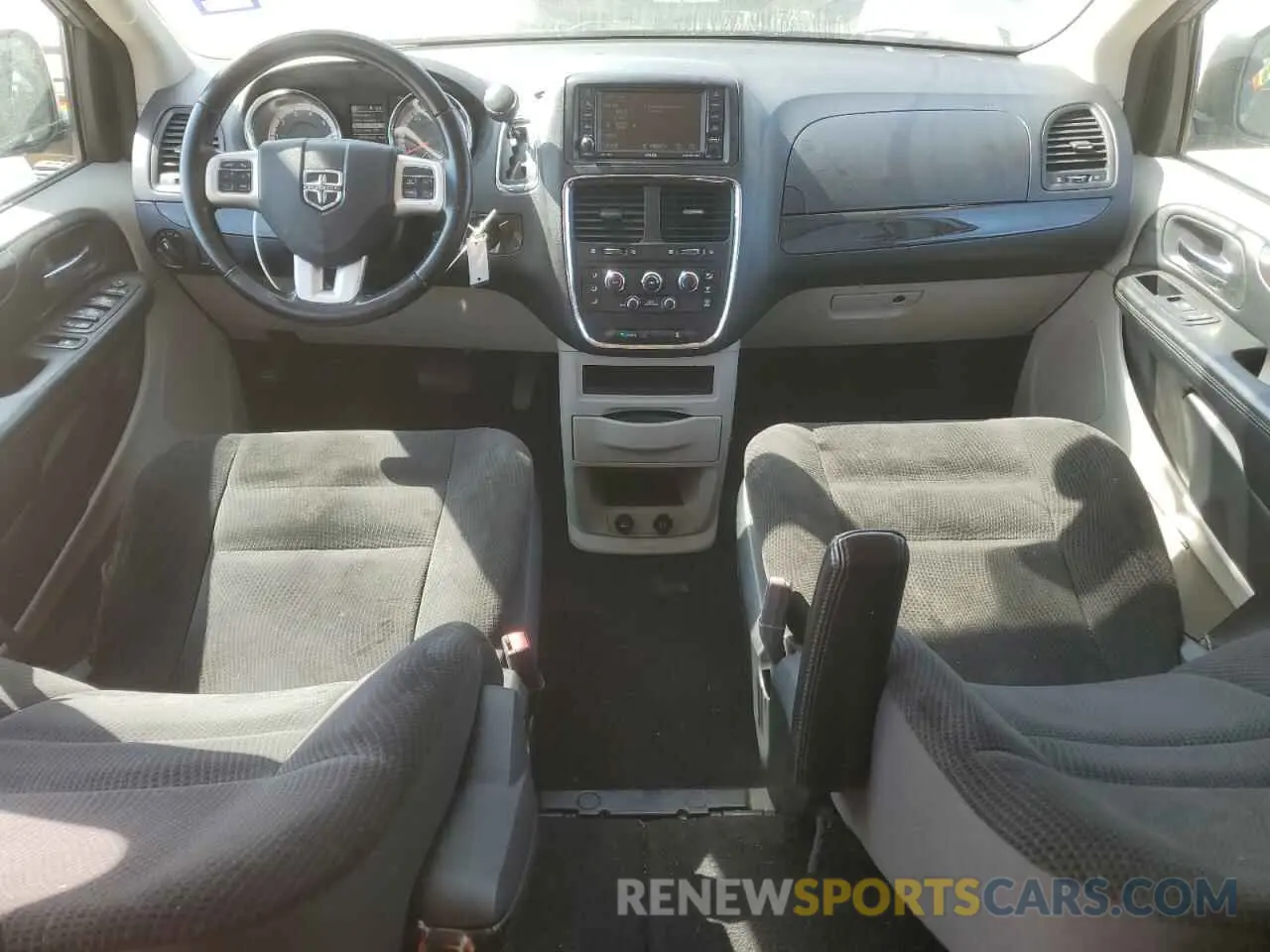 8 Photograph of a damaged car 2C4RDGBG6KR558524 DODGE CARAVAN 2019