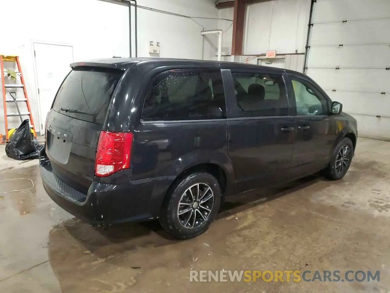 3 Photograph of a damaged car 2C4RDGBG6KR584380 DODGE CARAVAN 2019