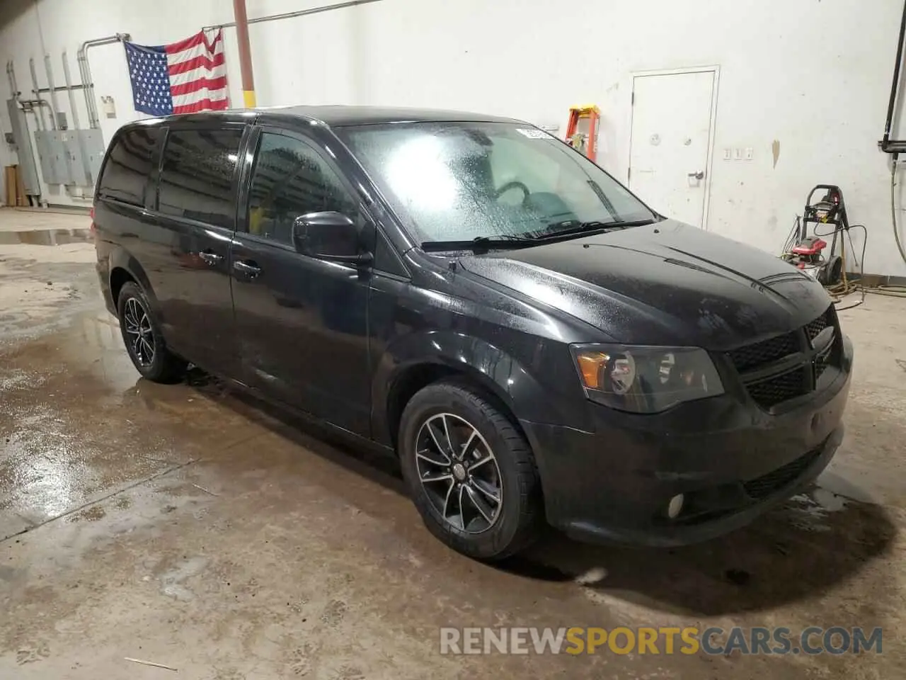 4 Photograph of a damaged car 2C4RDGBG6KR584380 DODGE CARAVAN 2019