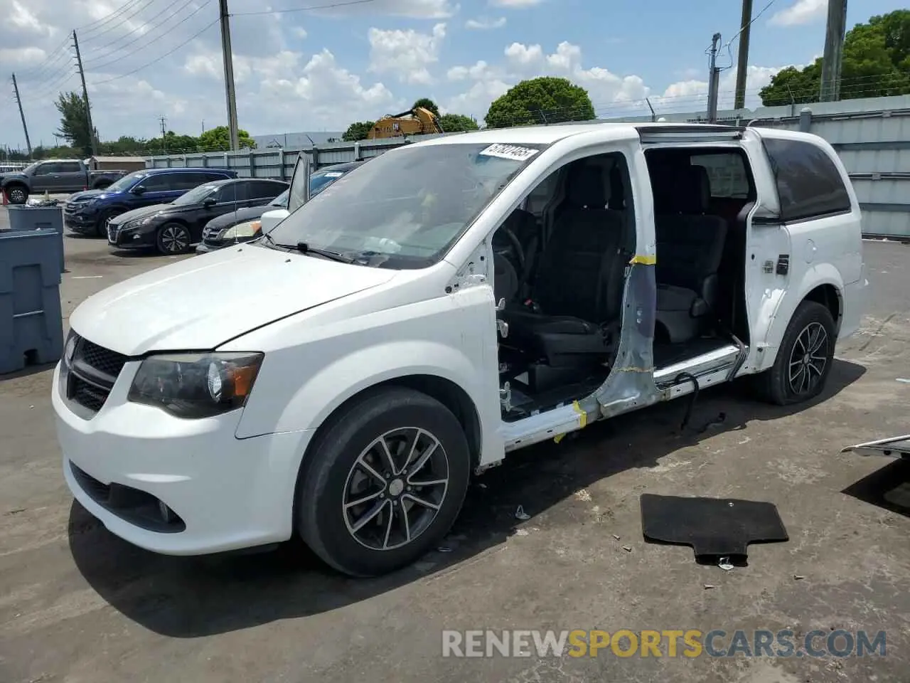 1 Photograph of a damaged car 2C4RDGBG6KR623484 DODGE CARAVAN 2019