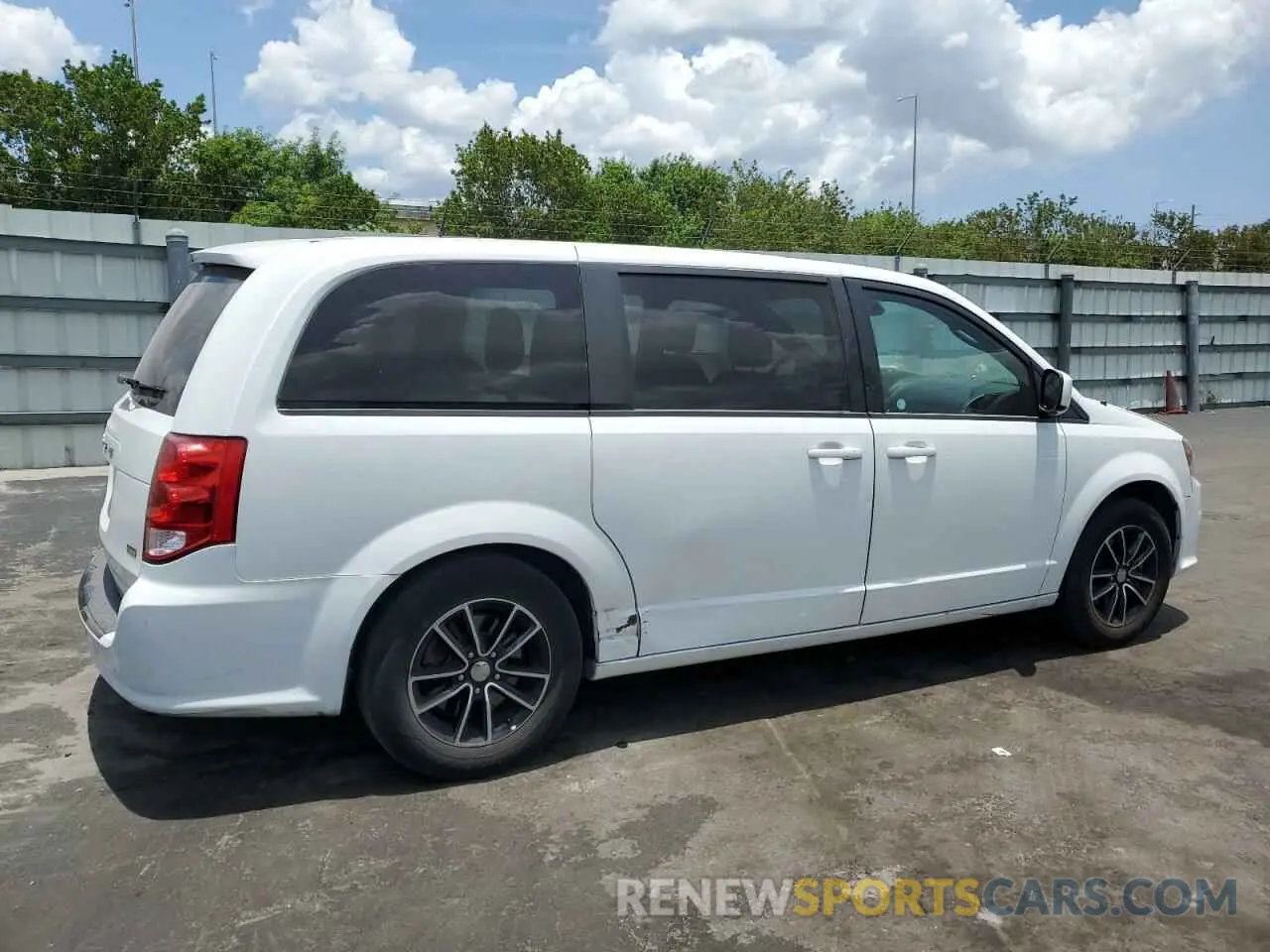 3 Photograph of a damaged car 2C4RDGBG6KR623484 DODGE CARAVAN 2019