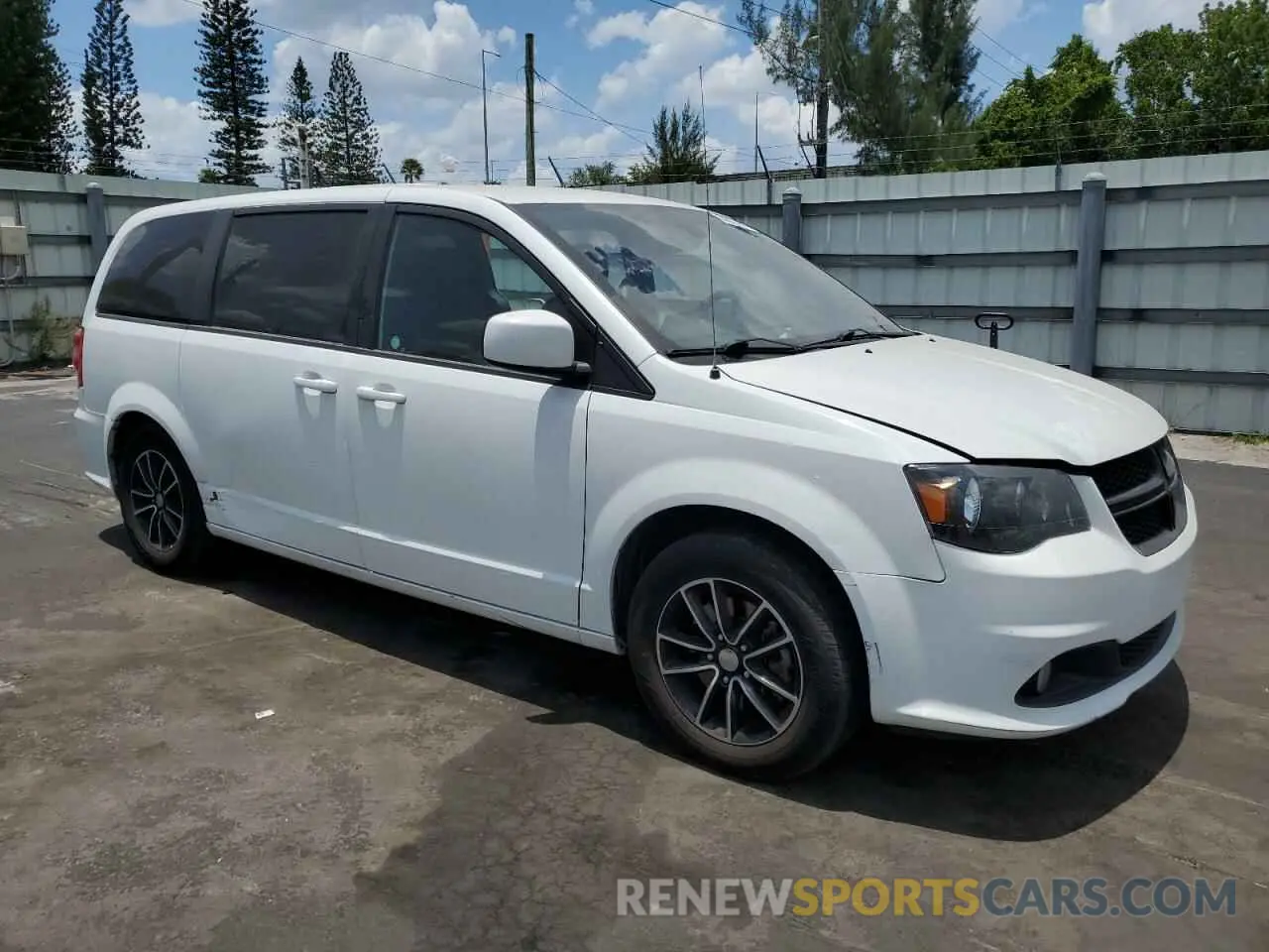4 Photograph of a damaged car 2C4RDGBG6KR623484 DODGE CARAVAN 2019