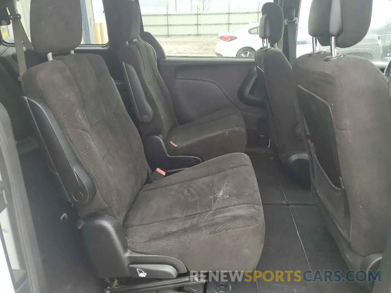 11 Photograph of a damaged car 2C4RDGBG6KR751207 DODGE CARAVAN 2019