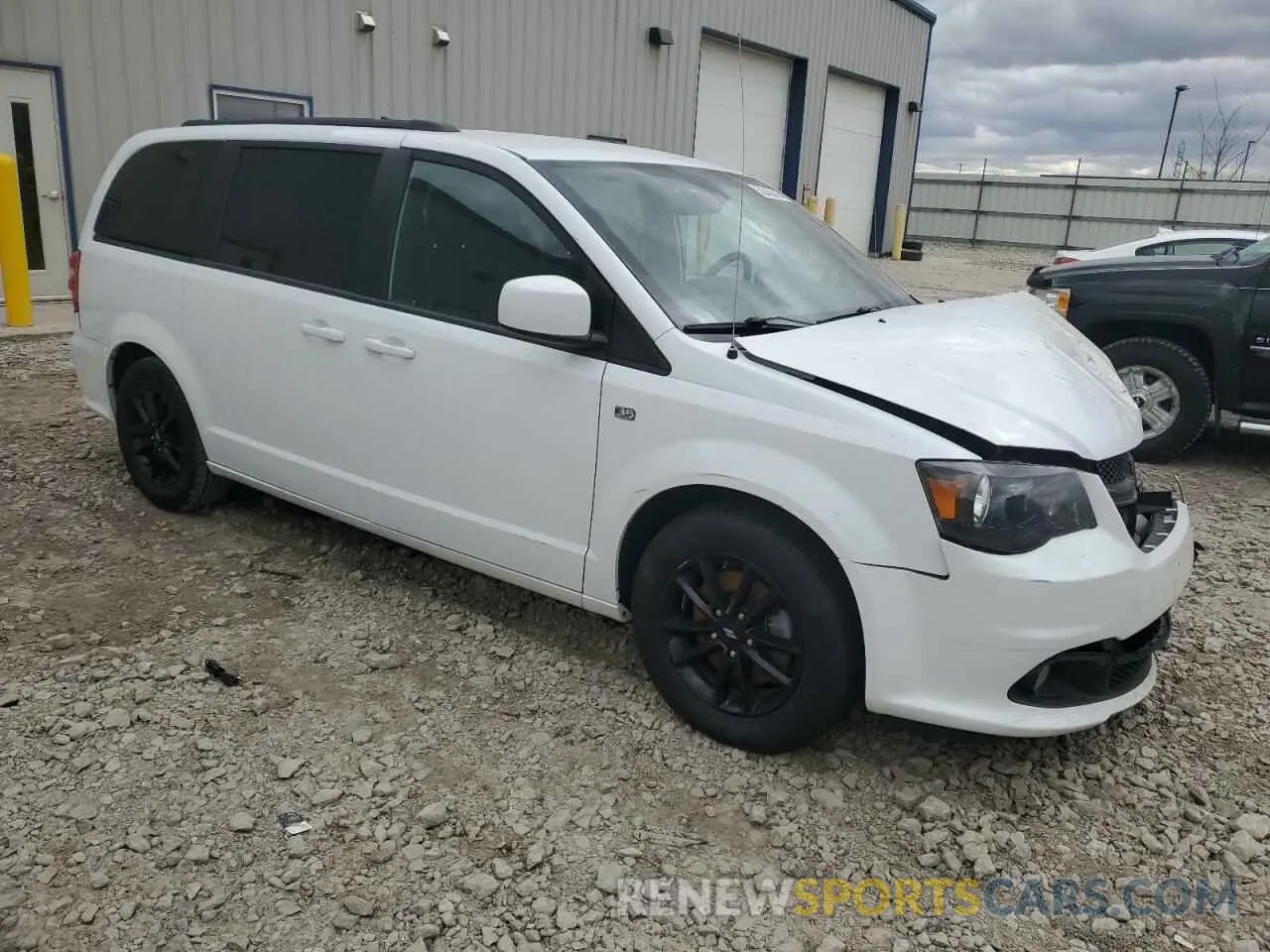 4 Photograph of a damaged car 2C4RDGBG6KR751207 DODGE CARAVAN 2019