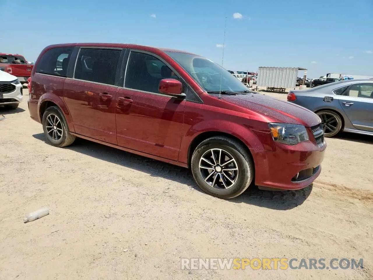 4 Photograph of a damaged car 2C4RDGBG7KR551520 DODGE CARAVAN 2019