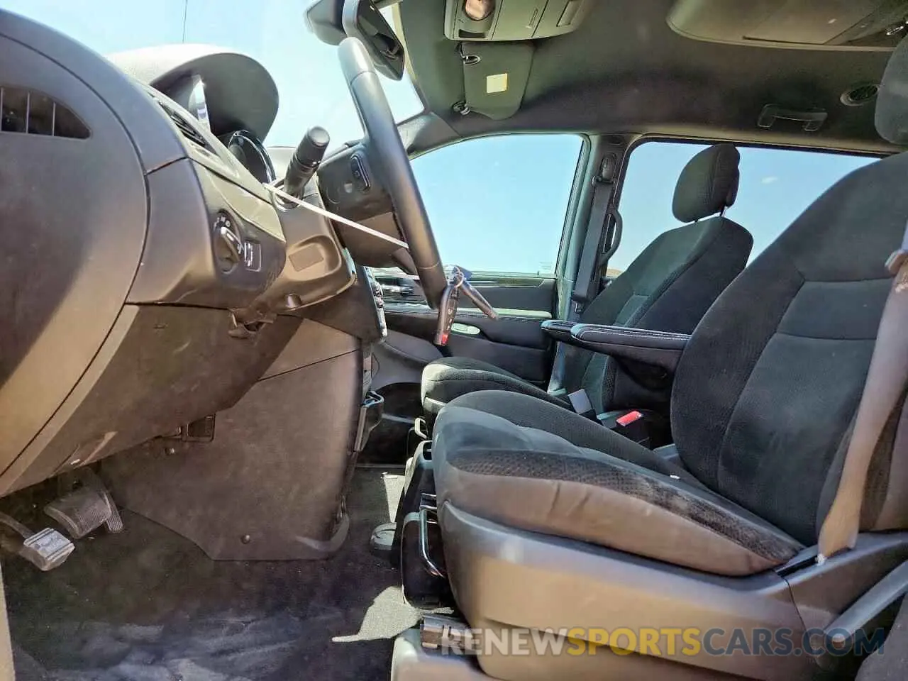 7 Photograph of a damaged car 2C4RDGBG7KR551520 DODGE CARAVAN 2019