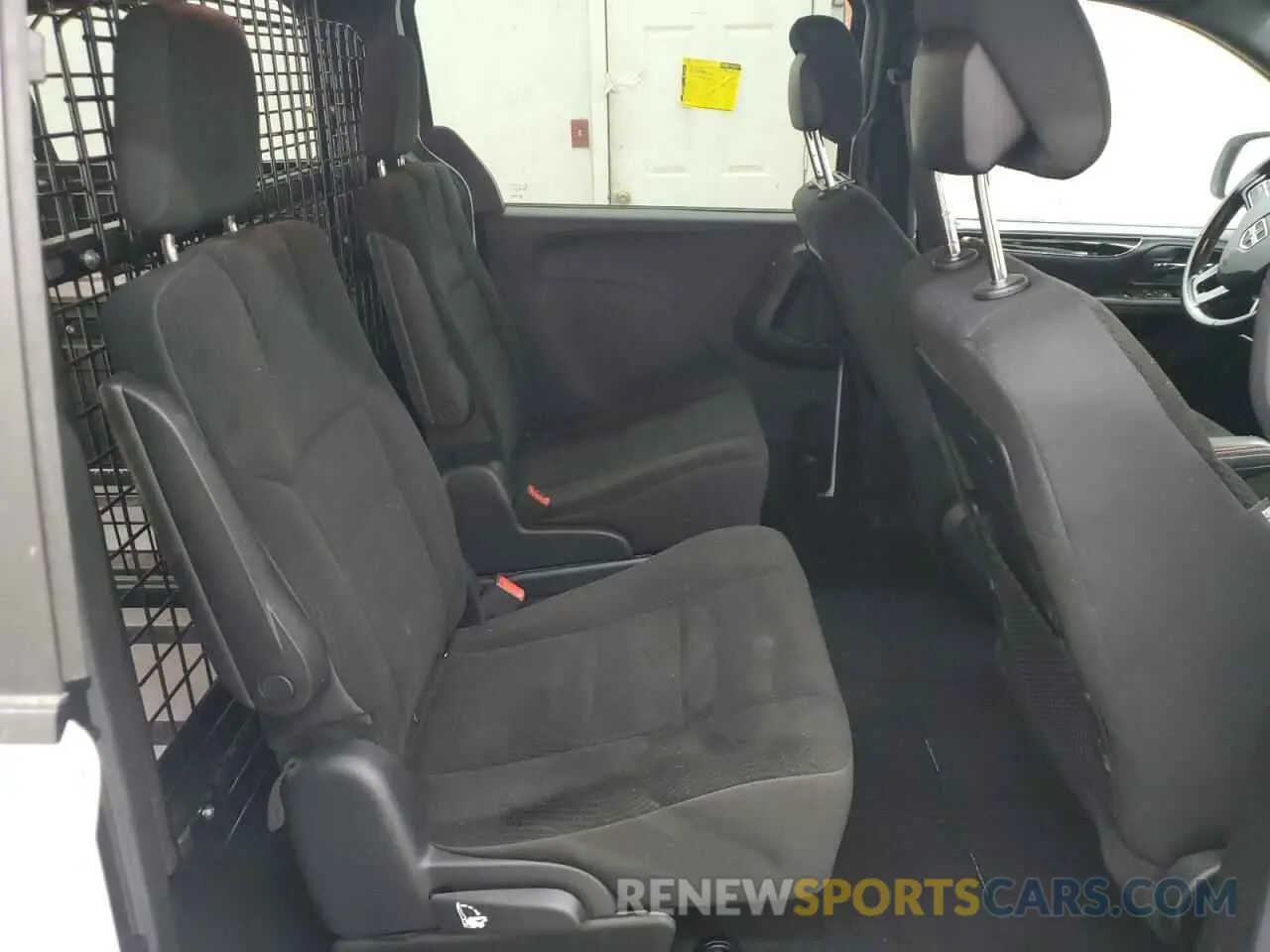 11 Photograph of a damaged car 2C4RDGBG7KR704235 DODGE CARAVAN 2019
