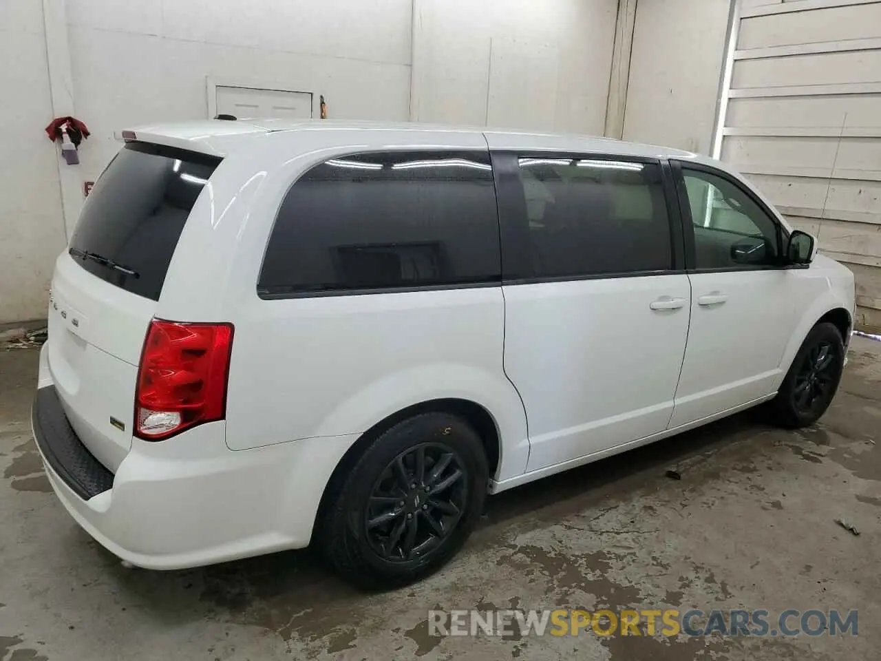 3 Photograph of a damaged car 2C4RDGBG7KR704235 DODGE CARAVAN 2019