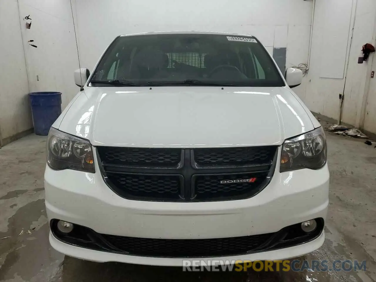 5 Photograph of a damaged car 2C4RDGBG7KR704235 DODGE CARAVAN 2019