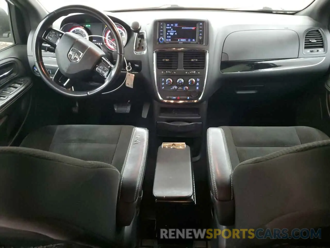8 Photograph of a damaged car 2C4RDGBG7KR704235 DODGE CARAVAN 2019