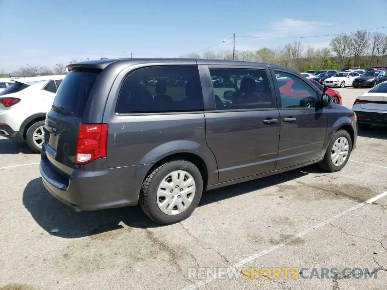 3 Photograph of a damaged car 2C4RDGBG8KR573672 DODGE CARAVAN 2019