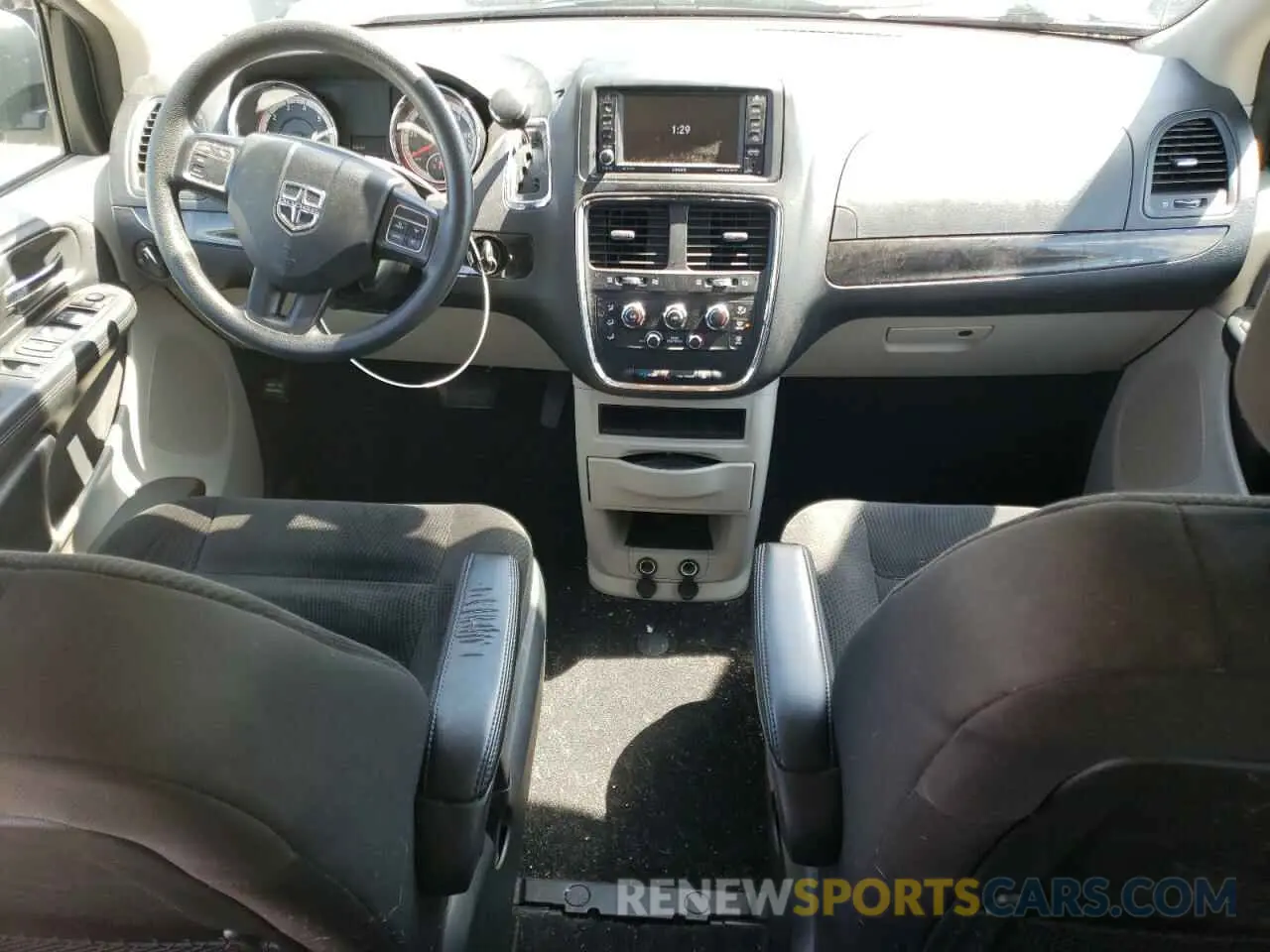 8 Photograph of a damaged car 2C4RDGBG8KR573672 DODGE CARAVAN 2019