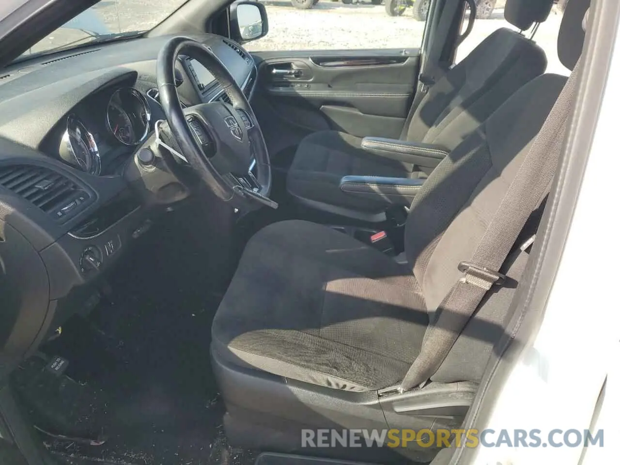 7 Photograph of a damaged car 2C4RDGBG8KR596577 DODGE CARAVAN 2019