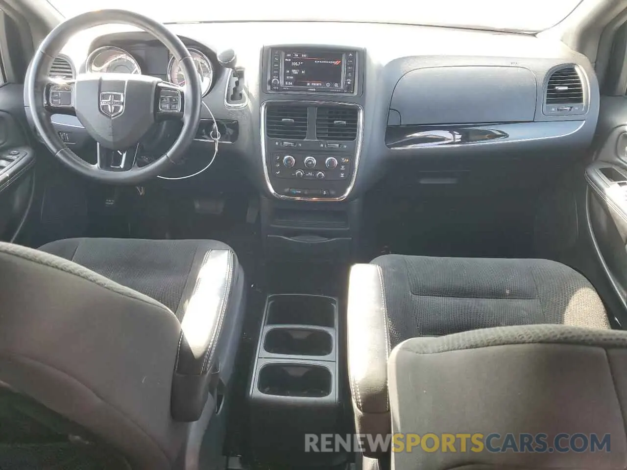 8 Photograph of a damaged car 2C4RDGBG8KR596577 DODGE CARAVAN 2019