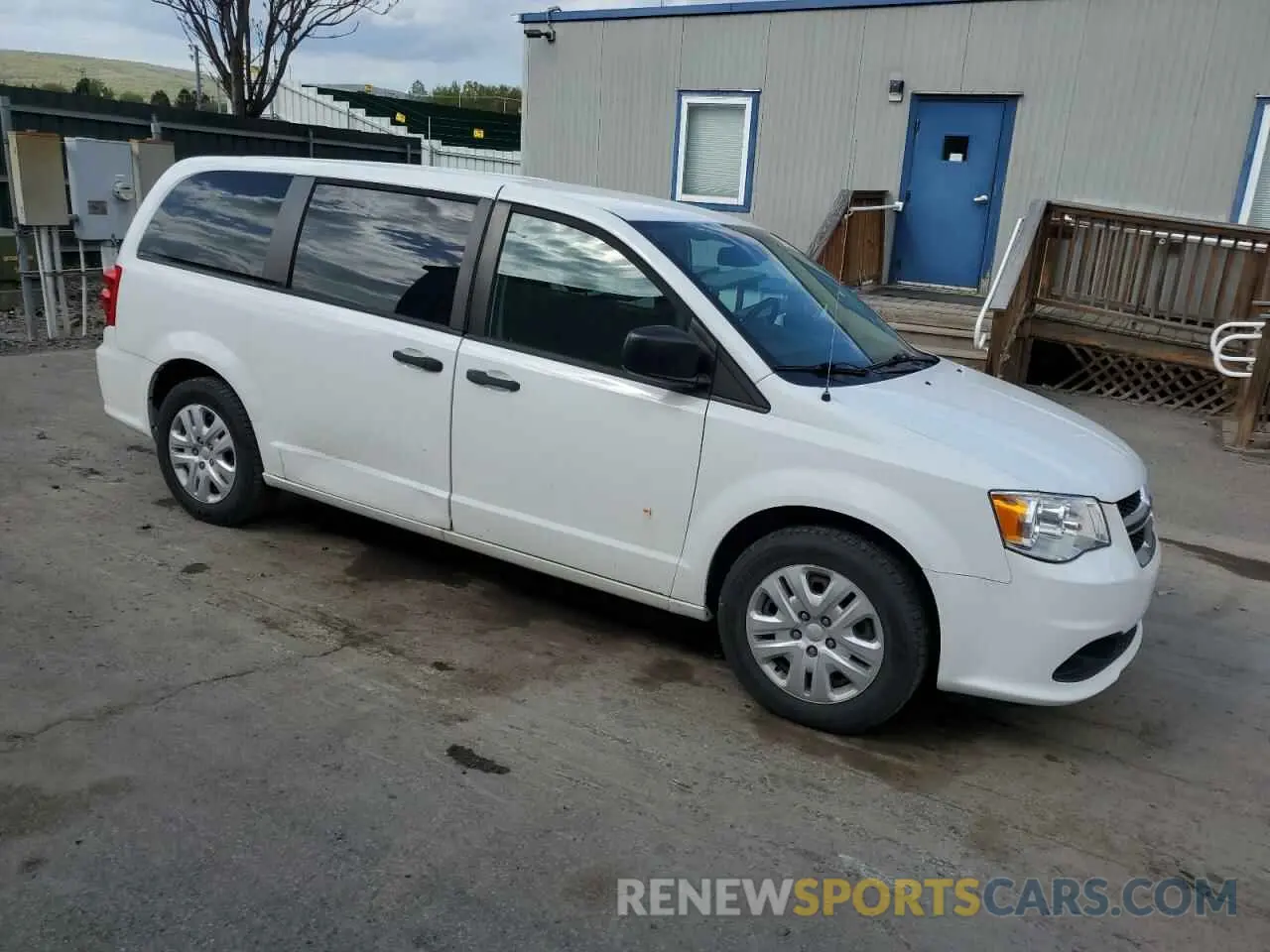 4 Photograph of a damaged car 2C4RDGBG8KR602605 DODGE CARAVAN 2019