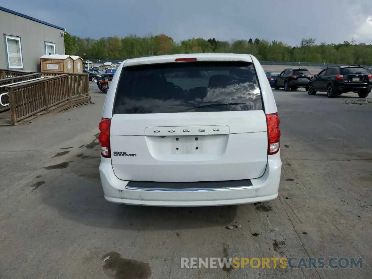 6 Photograph of a damaged car 2C4RDGBG8KR602605 DODGE CARAVAN 2019