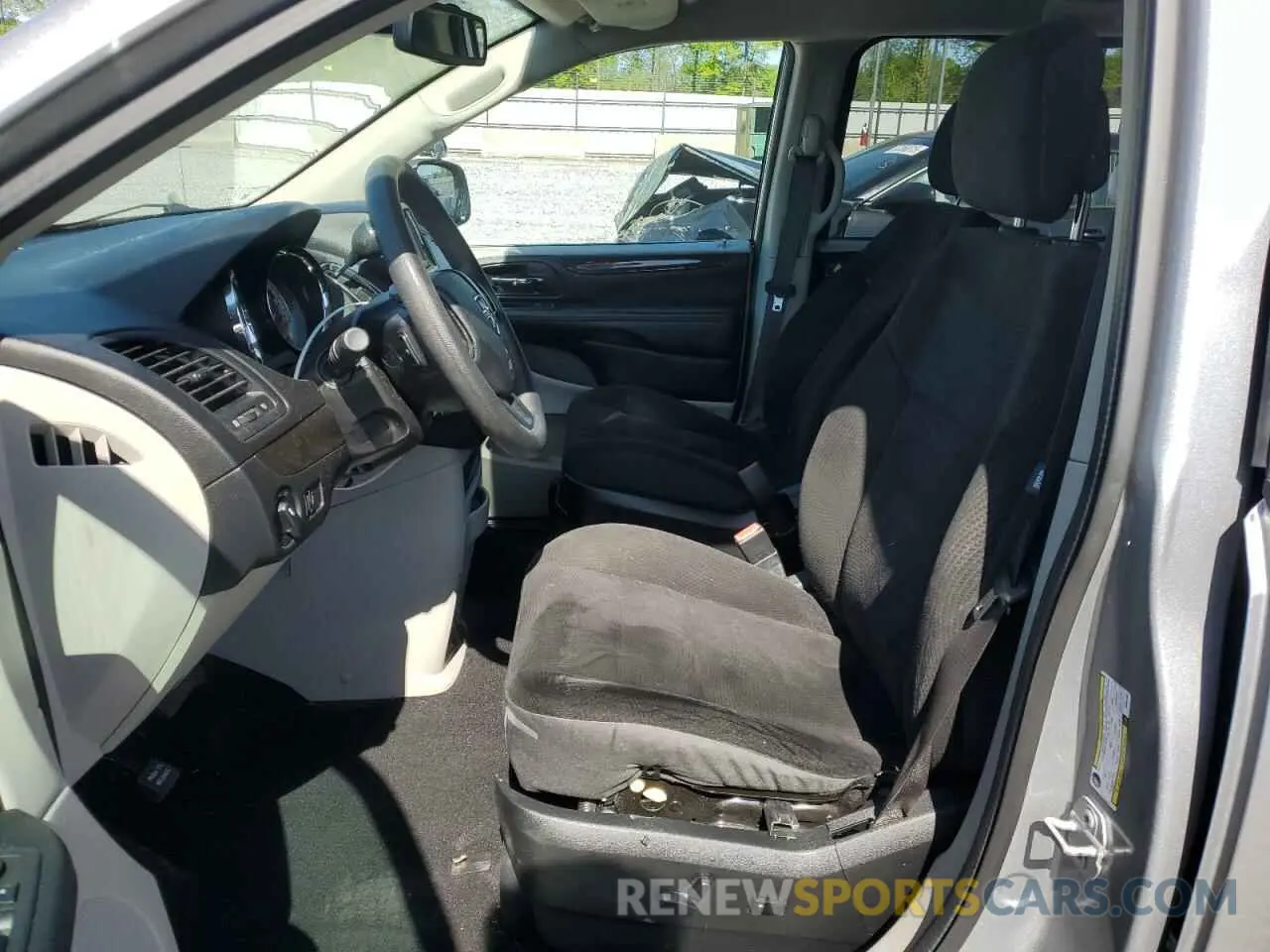 7 Photograph of a damaged car 2C4RDGBG8KR641551 DODGE CARAVAN 2019