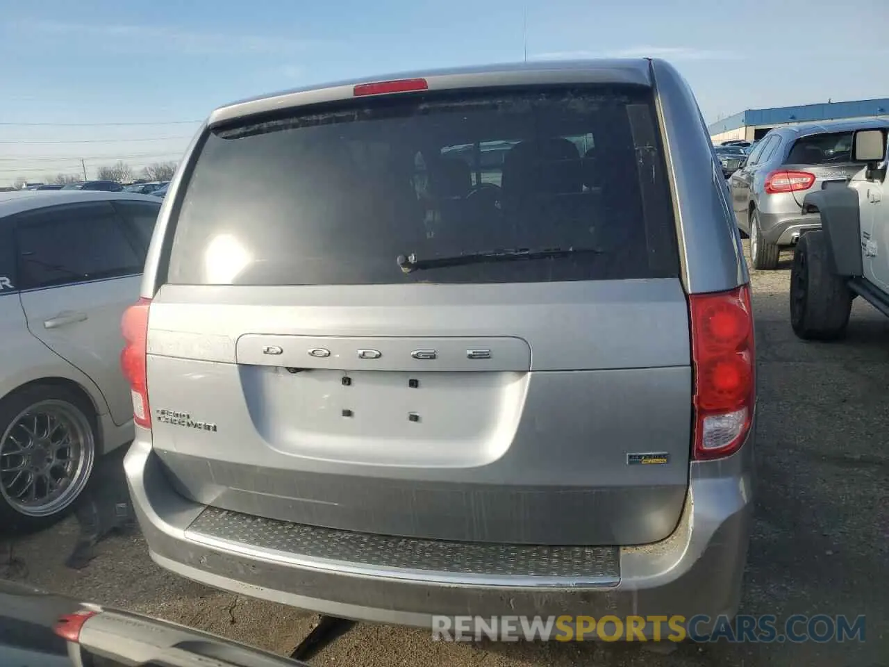 6 Photograph of a damaged car 2C4RDGBG8KR654591 DODGE CARAVAN 2019