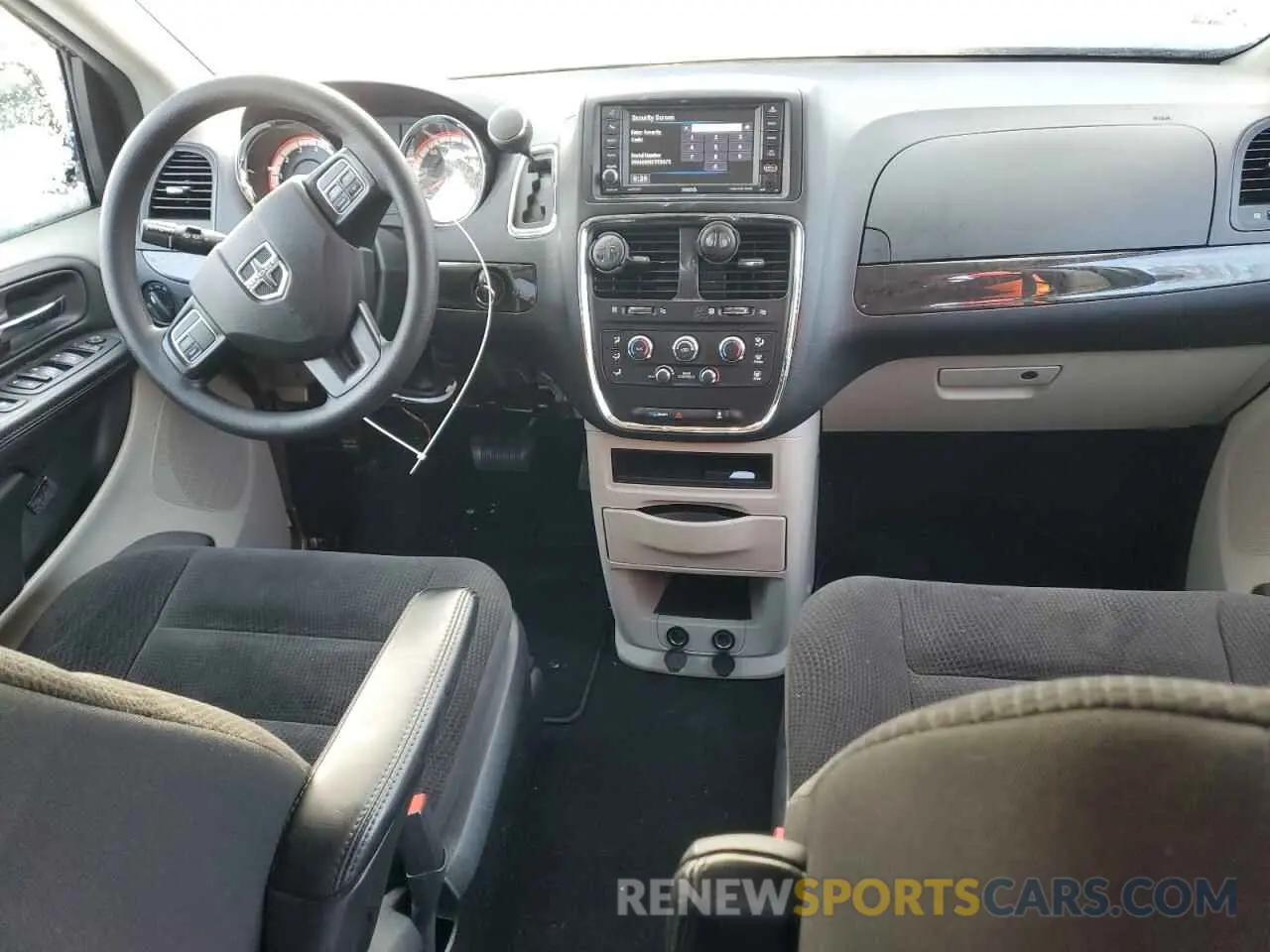 8 Photograph of a damaged car 2C4RDGBG8KR704535 DODGE CARAVAN 2019