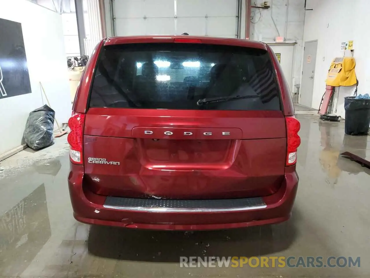 6 Photograph of a damaged car 2C4RDGBG8KR796827 DODGE CARAVAN 2019