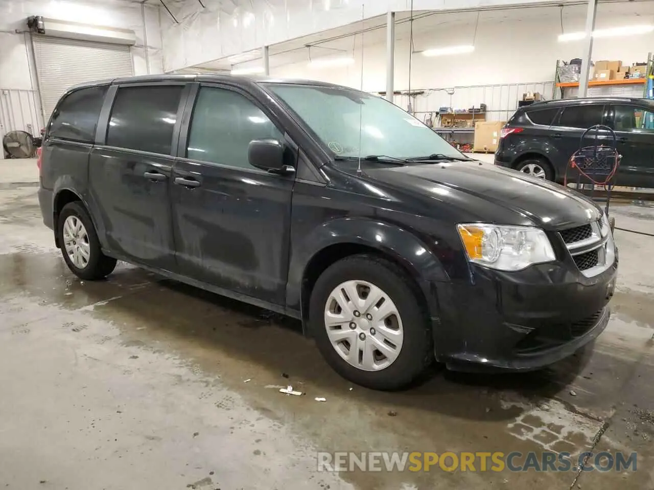 4 Photograph of a damaged car 2C4RDGBG8KR806370 DODGE CARAVAN 2019