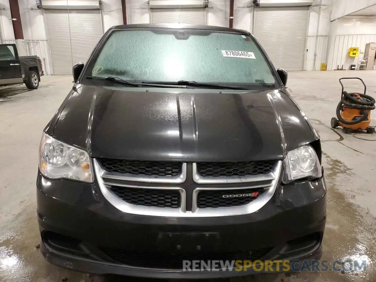 5 Photograph of a damaged car 2C4RDGBG8KR806370 DODGE CARAVAN 2019