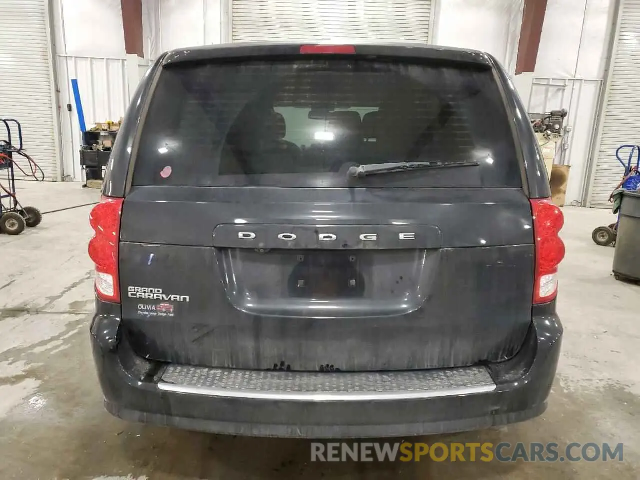6 Photograph of a damaged car 2C4RDGBG8KR806370 DODGE CARAVAN 2019
