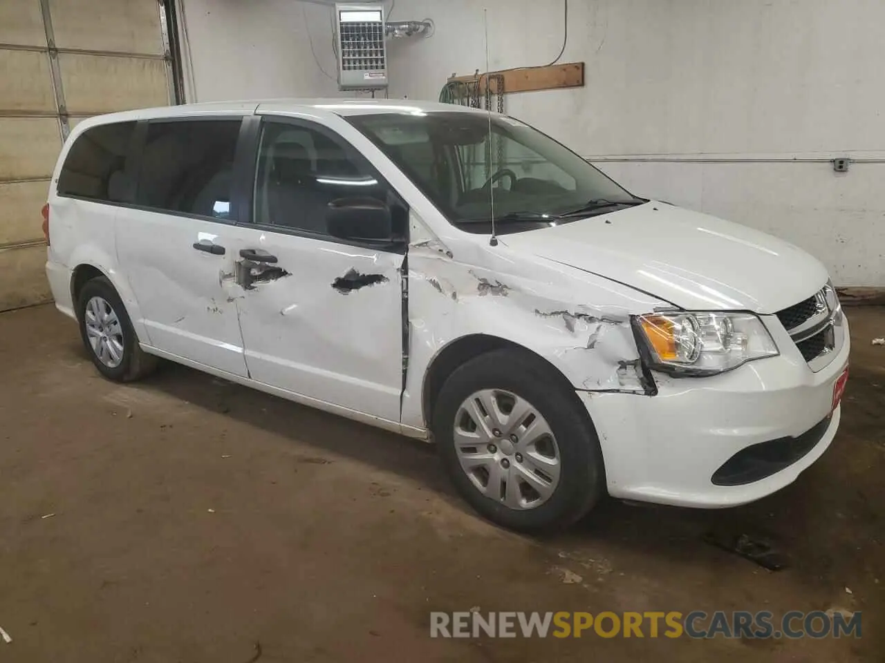 4 Photograph of a damaged car 2C4RDGBG9KR531169 DODGE CARAVAN 2019