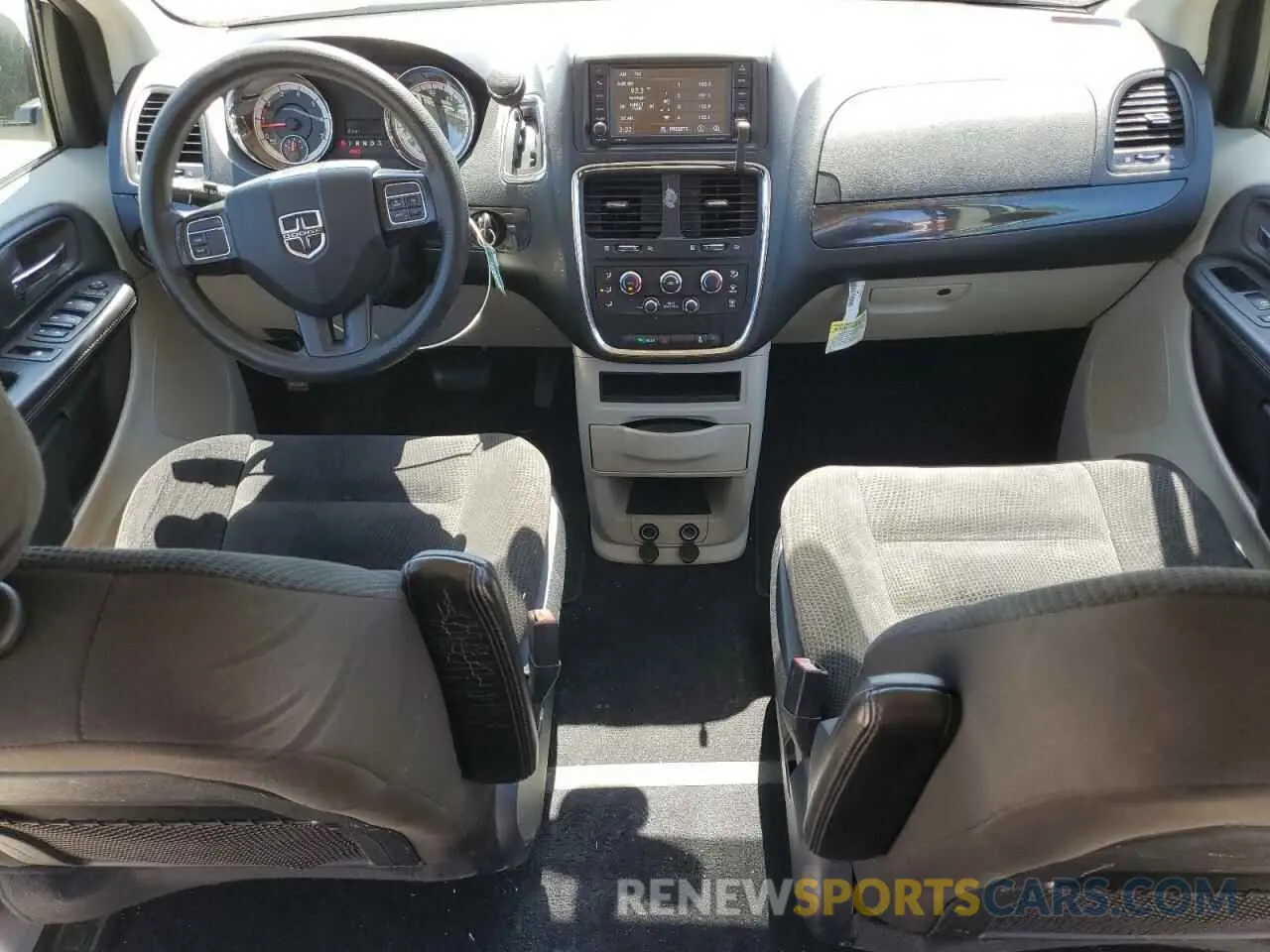 8 Photograph of a damaged car 2C4RDGBG9KR805034 DODGE CARAVAN 2019